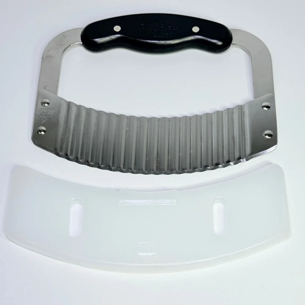 Pampered Chef Crinkle Cutter Stainless Steel Wavy Blade Vegetable Slicer‎ Black
